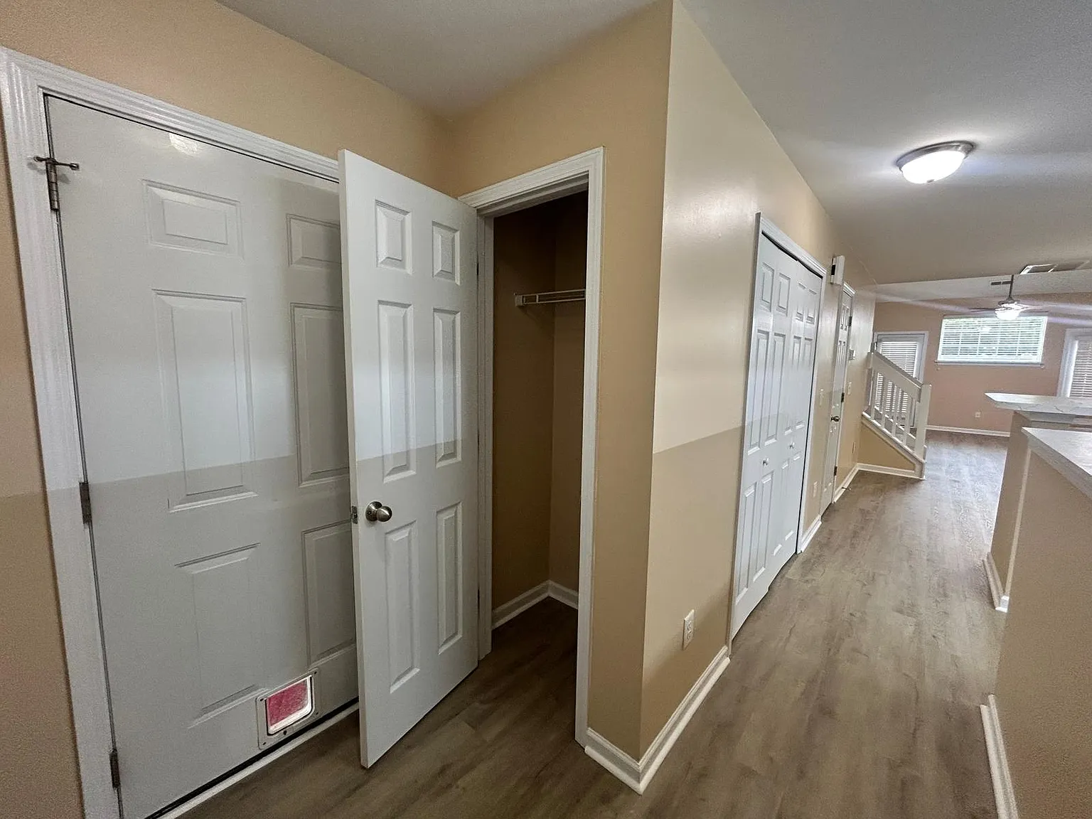 3 bed, 2.5 bath, 1595 sqft, $2,050 — Photo 4