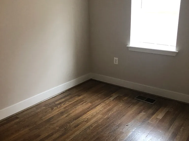 711 Park Ave #A — Photo 16