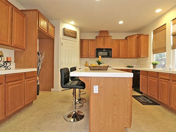 2nd image of 4810 Donatello Ct