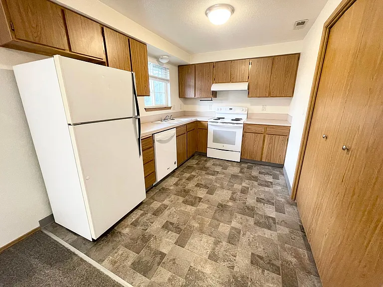3742 W Rose Hill St #202 — Photo 4