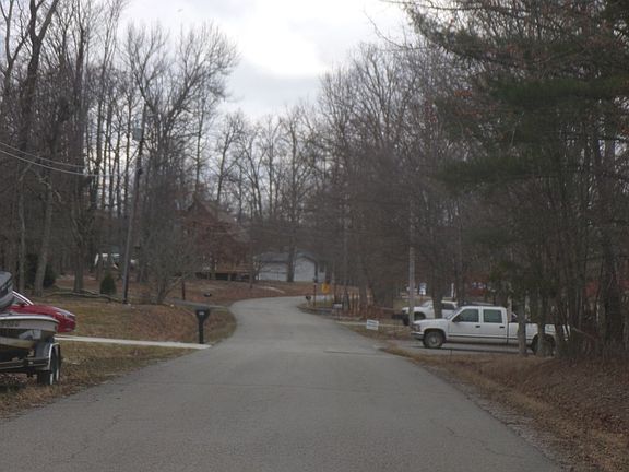 5th image of 1003 Greenwood Dr