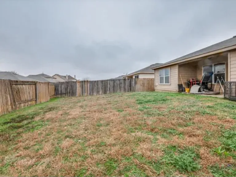 701 Lazy Crest Dr — Photo 24