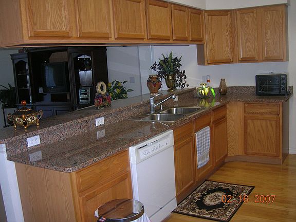 4th image of 1754 Hawthorne Ct