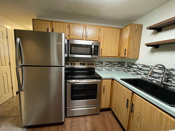 5th image of 15524 E 4th Ave APT 27