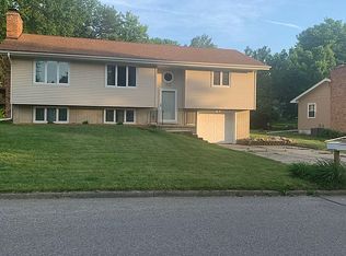 307 Lambeth Rd, Waterloo, IA 50701