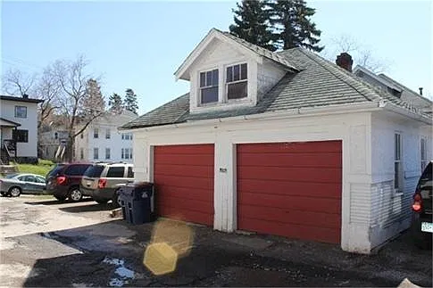6 bed, 1960 sqft, $3,450 — Photo 2