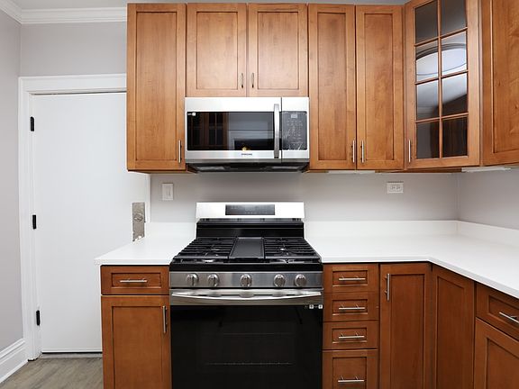 4th image of 1352 W Carmen Ave #S3