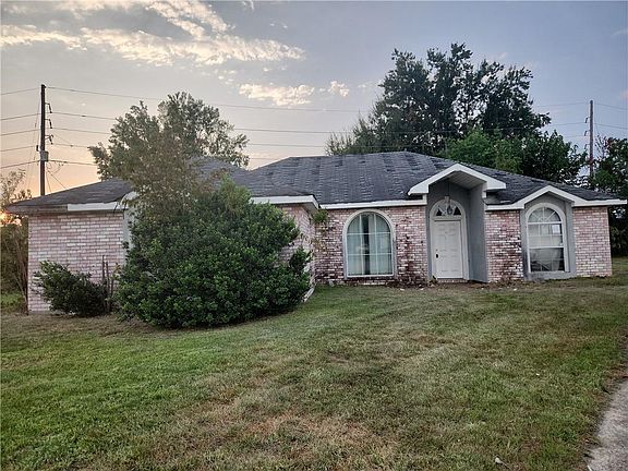2nd image of 616 Jamestown Ct