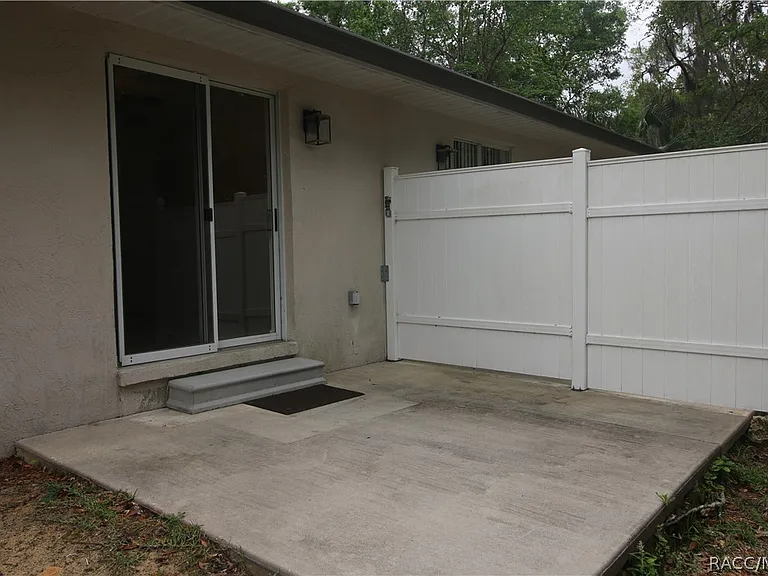1950 NW 12th Ave #B — Photo 18