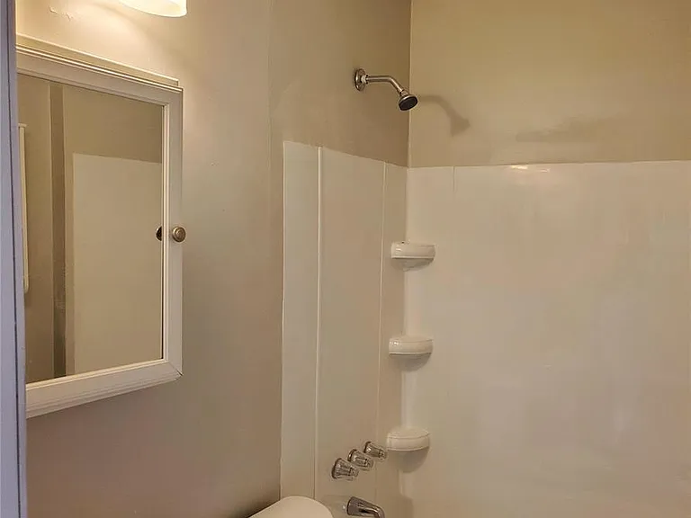 2411 Wallis Ave — Photo 5