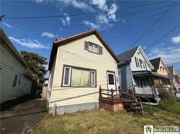 38 Lewis St, Buffalo, NY 14206