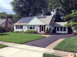 867 Mercer Dr, Barrington, NJ 08033