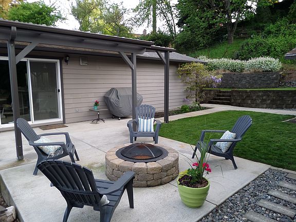 2nd image of 9006 SE Regents Dr
