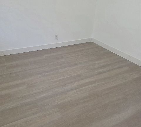 4th image of 3900 S Centinela Ave #8