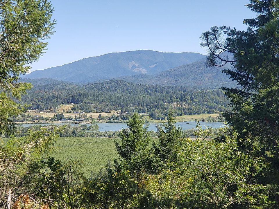 1st image of River Vista Dr