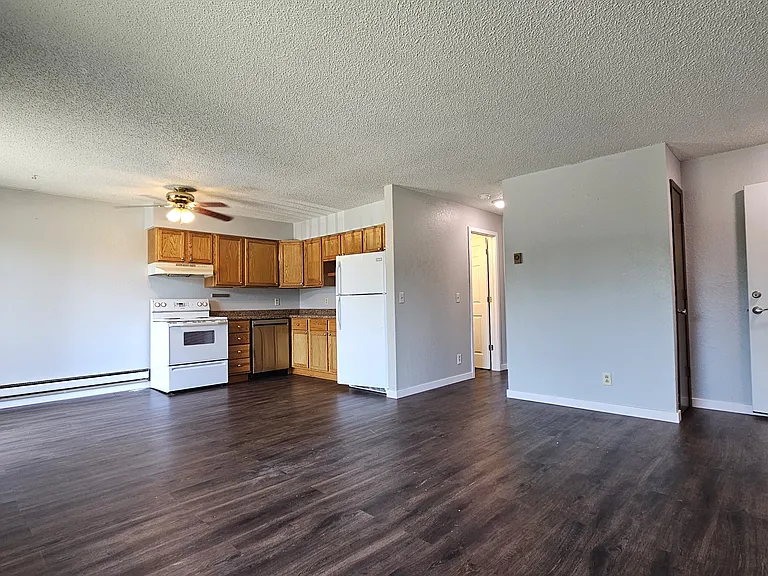 2885 Springreen Dr #4 — Photo 2