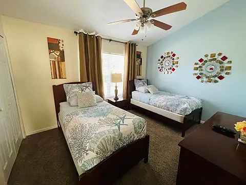 2372 Silver Palm Dr — Photo 2