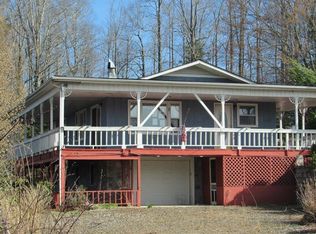 126 Finch Ln, Burnsville, NC 28714