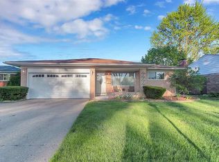 33846 Groth Dr, Sterling Heights, MI 48312