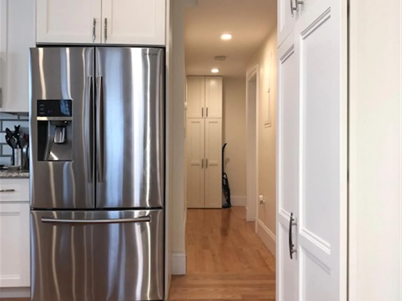 4 bed, 1594 sqft, $5,700 — Photo 4