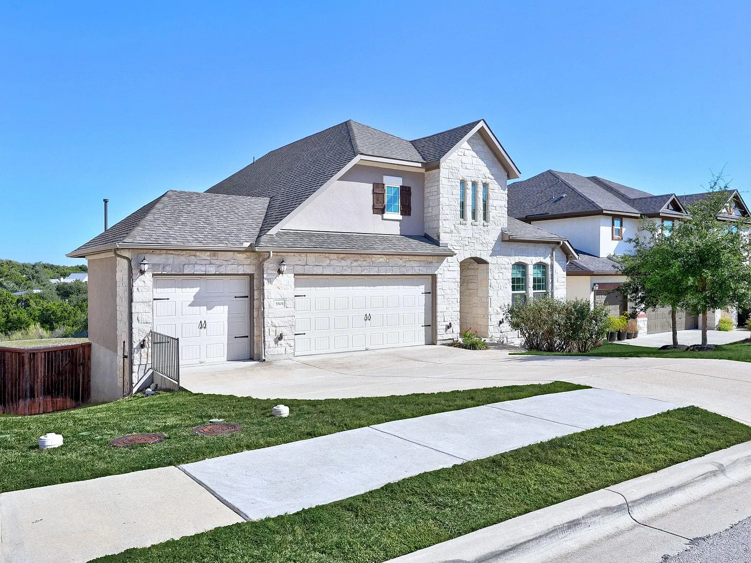 4 bed, 3.0 bath, 2256 sqft, $3,500 — Photo 2