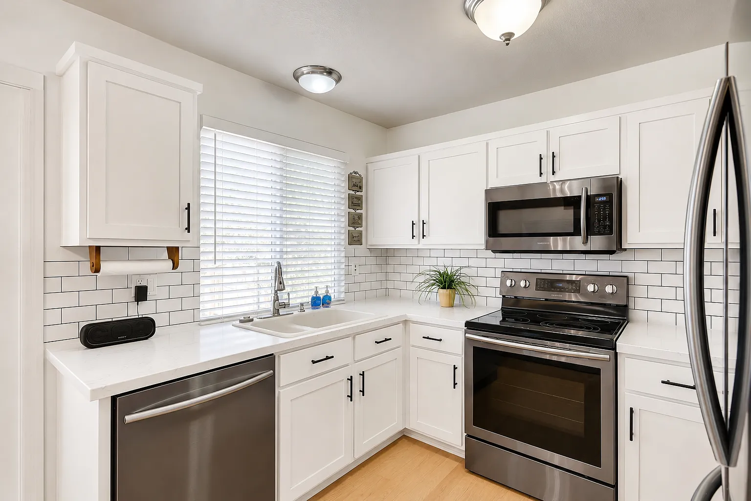 3 bed, 2100 sqft, $3,650 — Photo 3