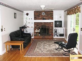 4th image of 5084 Pebble Ln