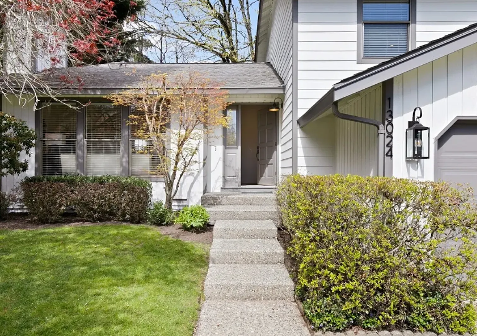 Charming Kirkland Home in a Sought-After Area — Photo 3