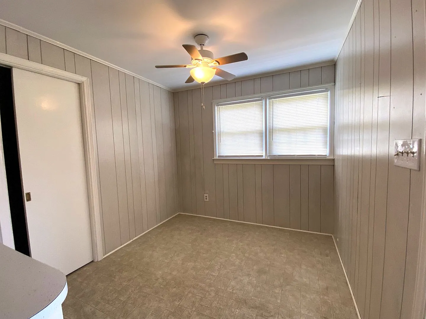 Pretty Home in Downtown Graham — Photo 4