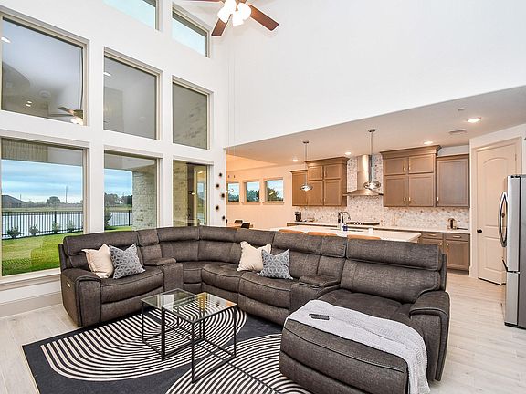 4th image of 3224 Stingray Cove Dr