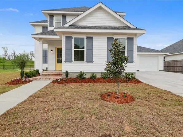 27 Admiralty Ct, New Orleans, LA 70131