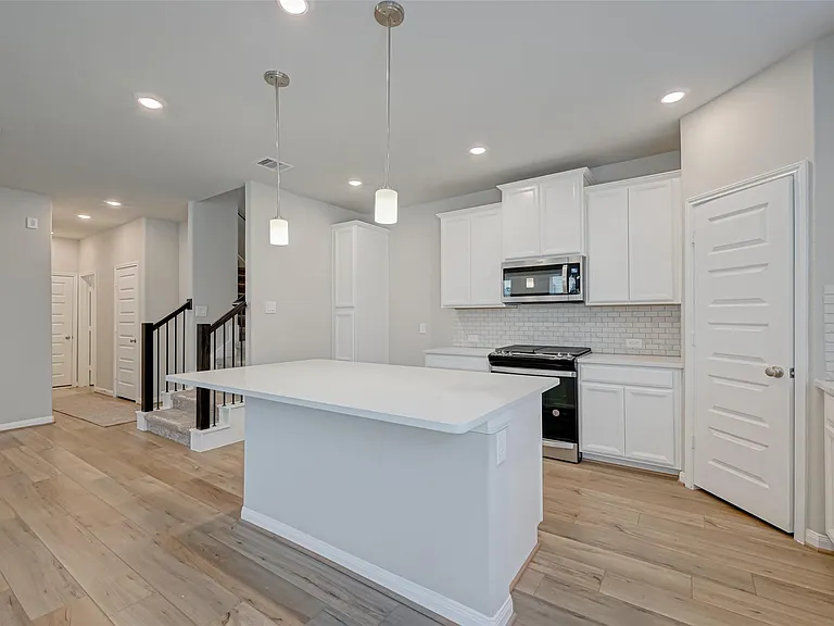 1526 Lakeline Oak Dr — Photo 8