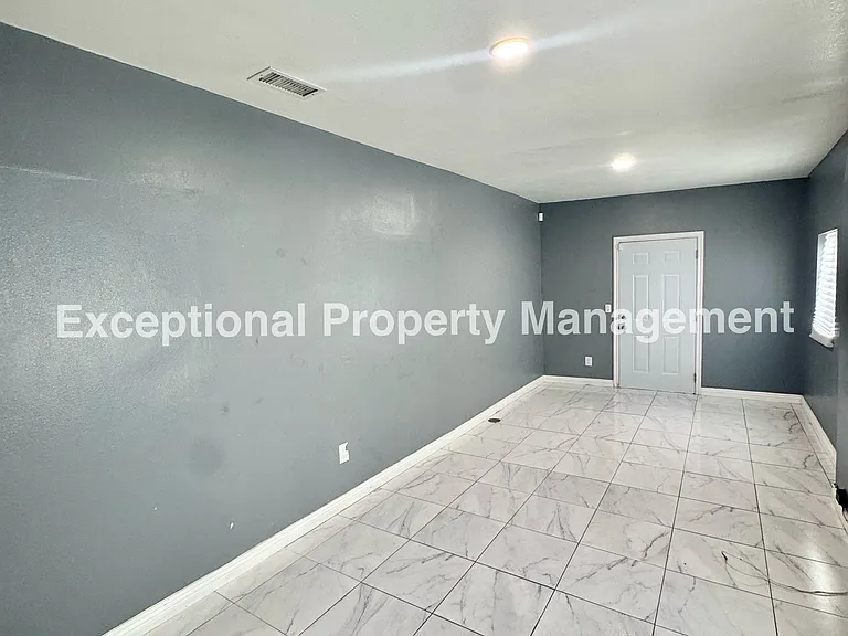 8047 Laurel Ave — Photo 13