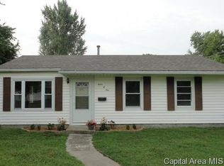 1201 W Park Ave, Taylorville, IL 62568