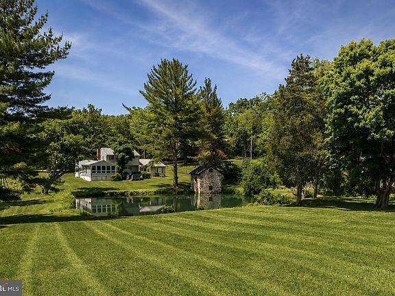 3rd image of 108 Sheeder Rd
