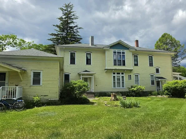 211 W State St, East Tawas, MI 48730