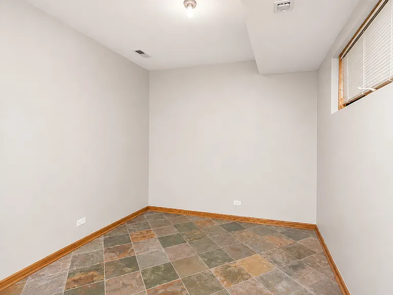 3240 N Racine Ave #1 — Photo 14