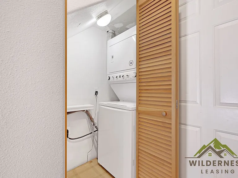 729B Meadow Dr — Photo 16