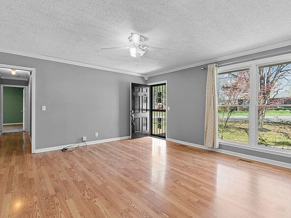 5th image of 604 Highland View Ct
