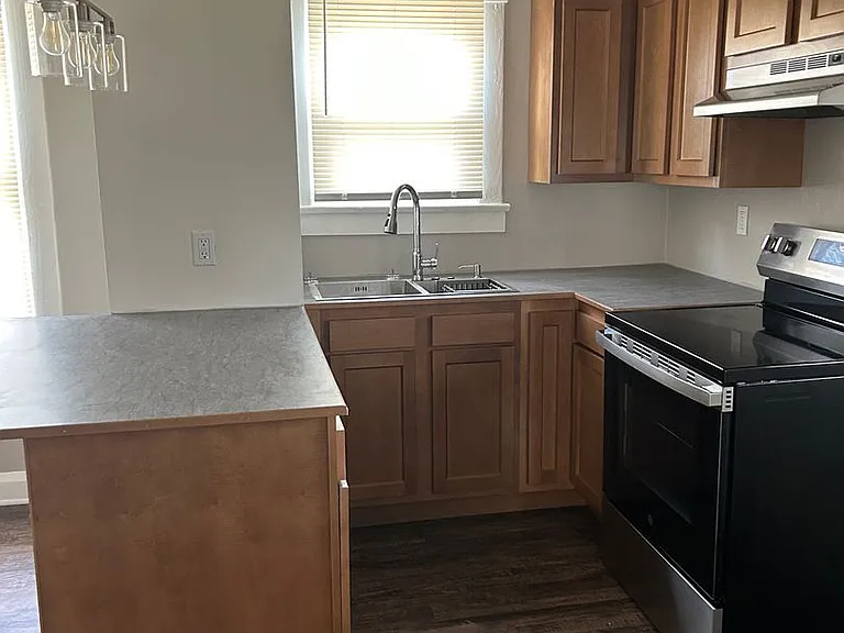 211 Carnegie Ave — Photo 4