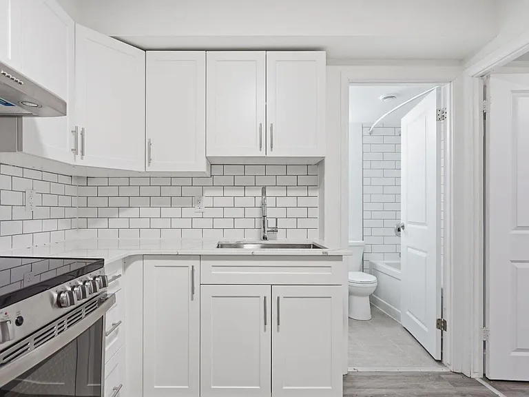 227 Cathcart St — Photo 11