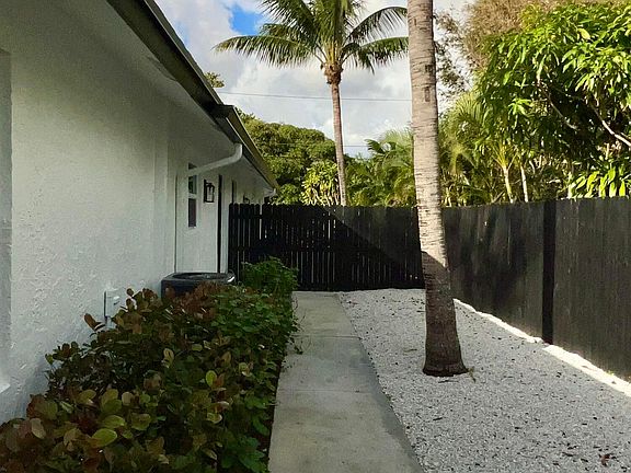 2nd image of 140 SW 5th Ave