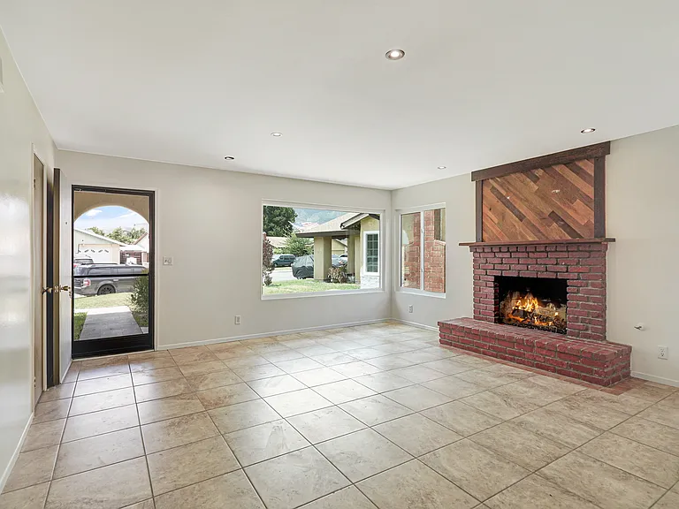 626 Manzanita Dr — Photo 6