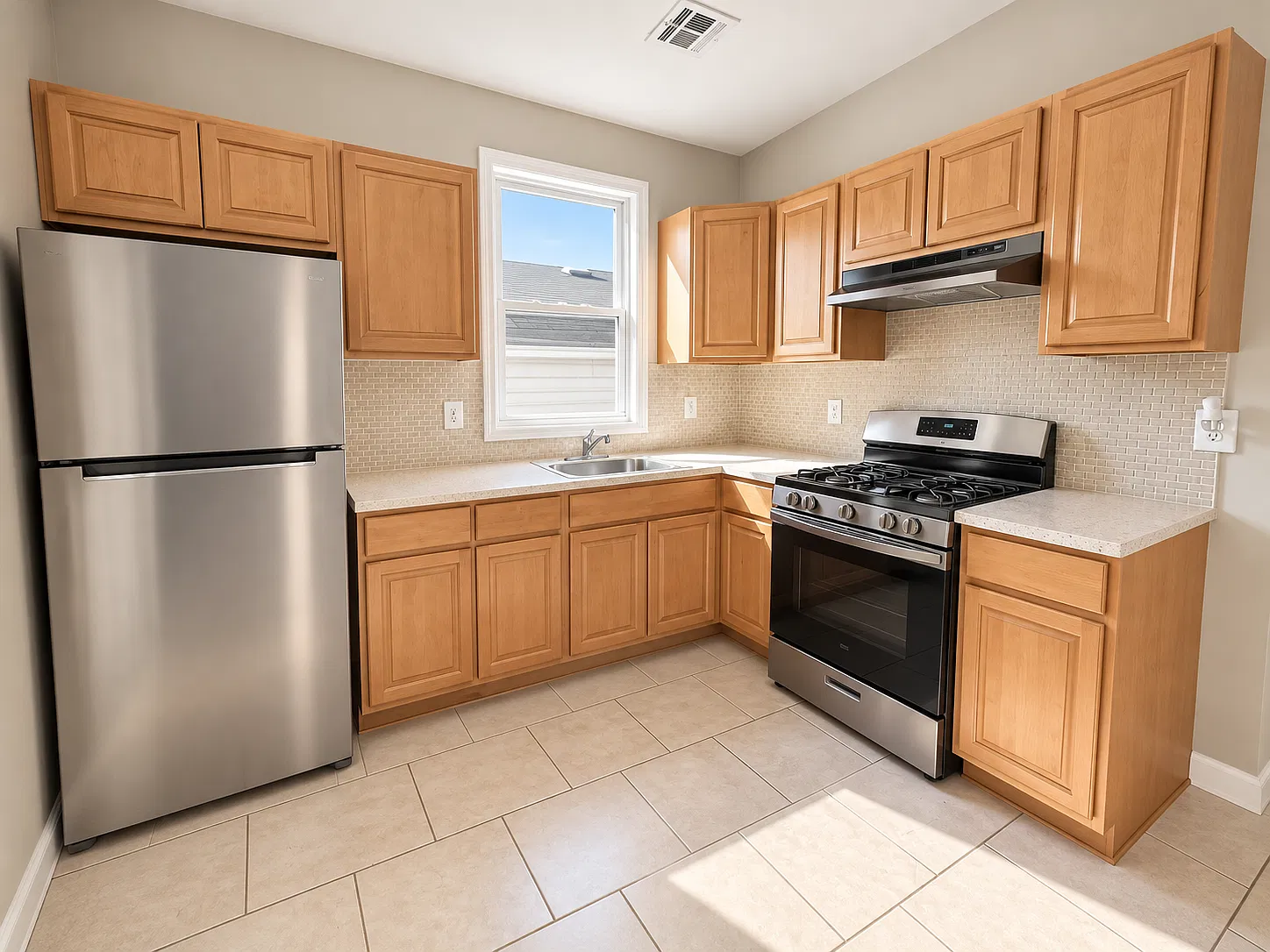 3 bed, 1200 sqft, $2,095 — Photo 1