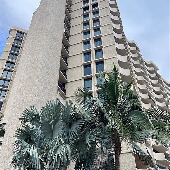 4001 Gulf Shore Blvd N #505 — Photo 1