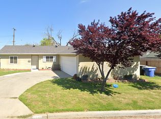 1722 W Freestone Dr, Hanford, CA 93230