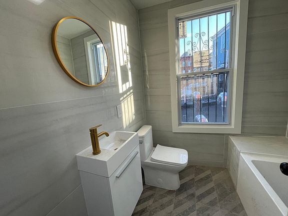 5th image of 737 Grand St #2