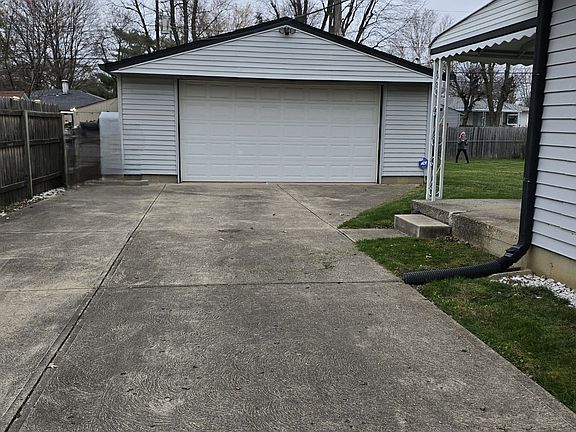 2nd image of 4010 Standish Dr