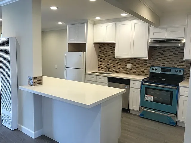 808 Sharmon Palms Ln — Photo 11