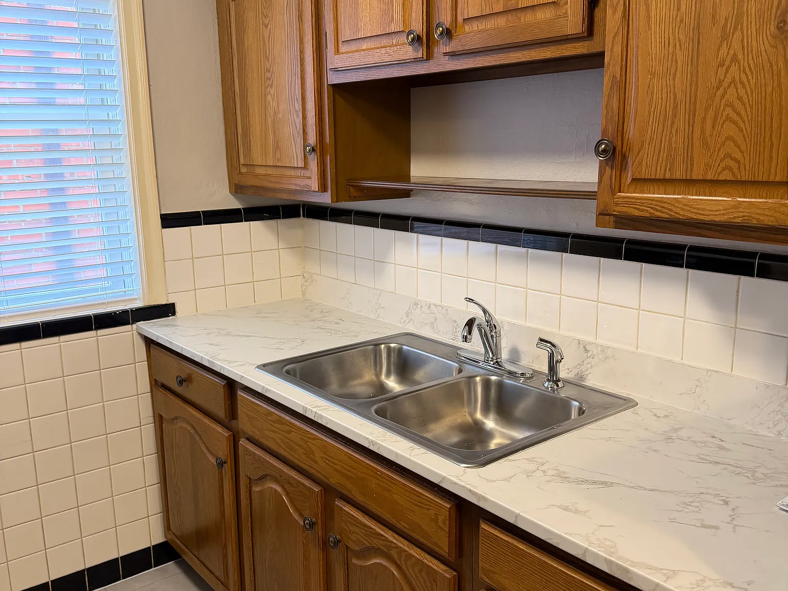 1 bed, 800 sqft, $925 — Photo 3